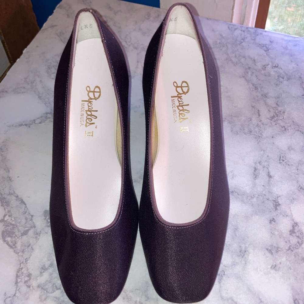 NWOT DYEABLES SHOES